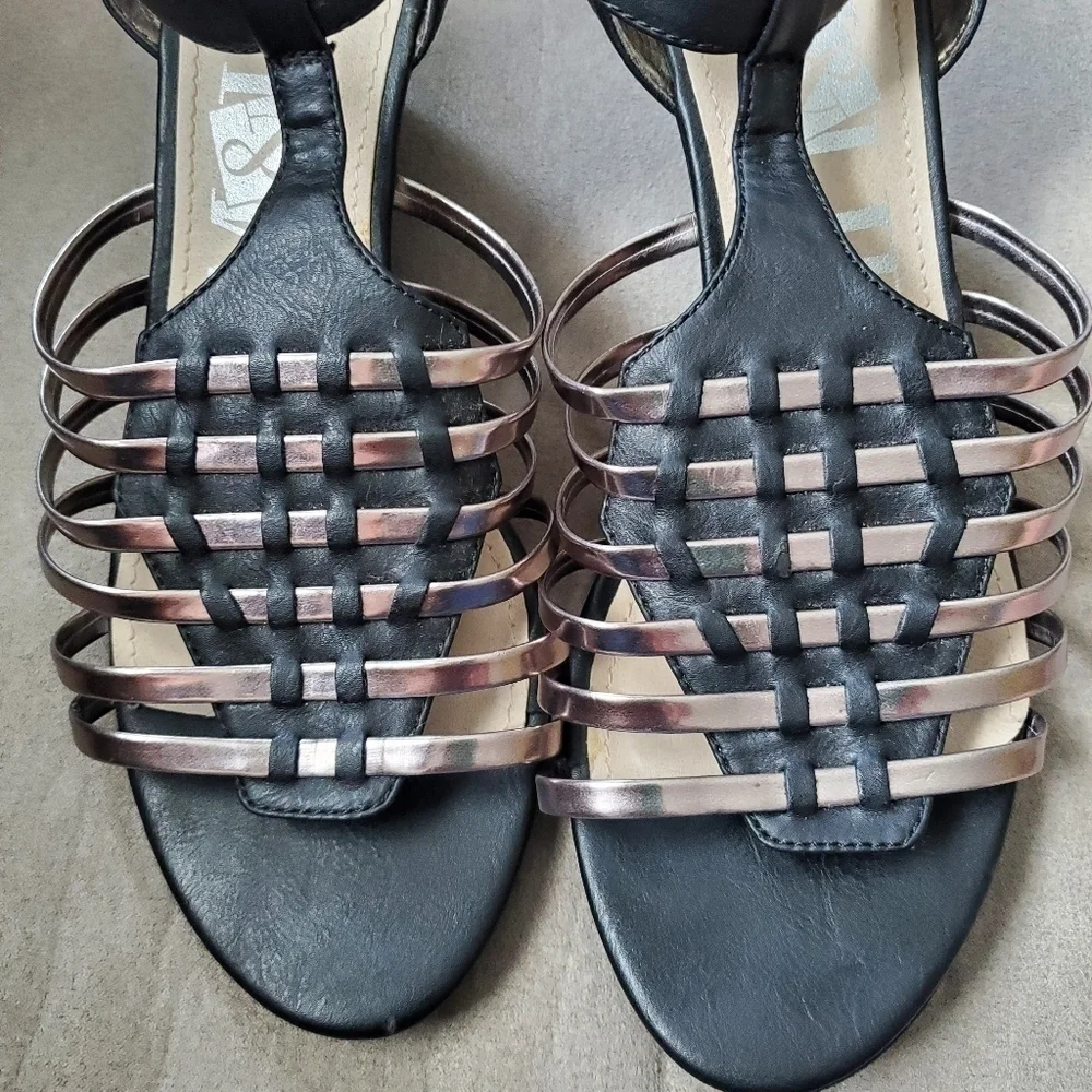 Sam & Libby Metallic Wedge Sandal size 10